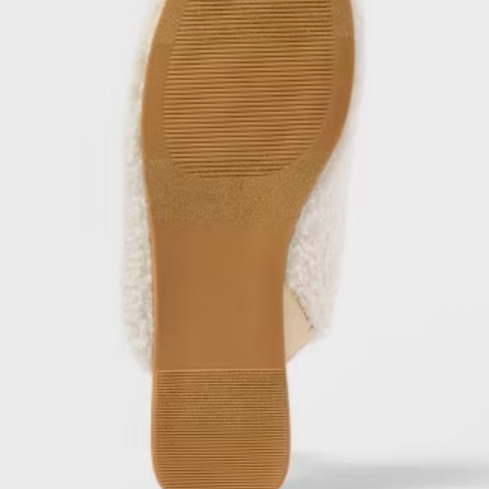 Roller Rabbit Slippers NWT - image 3